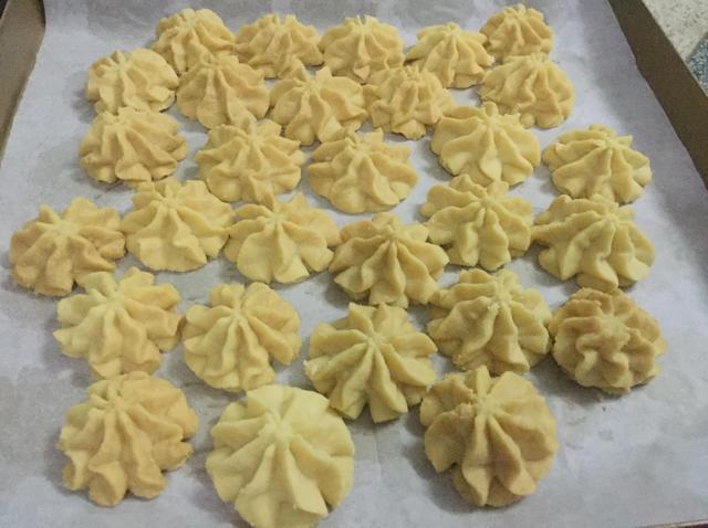 酥到掉渣的网红曲奇 牛油小花 媲美珍妮曲奇