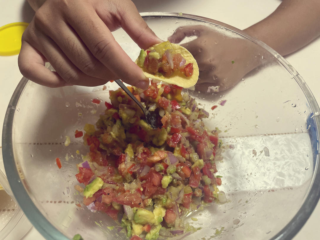 清爽开胃又低卡- 墨西哥牛油果莎莎酱 Mexican Avocado Salsa