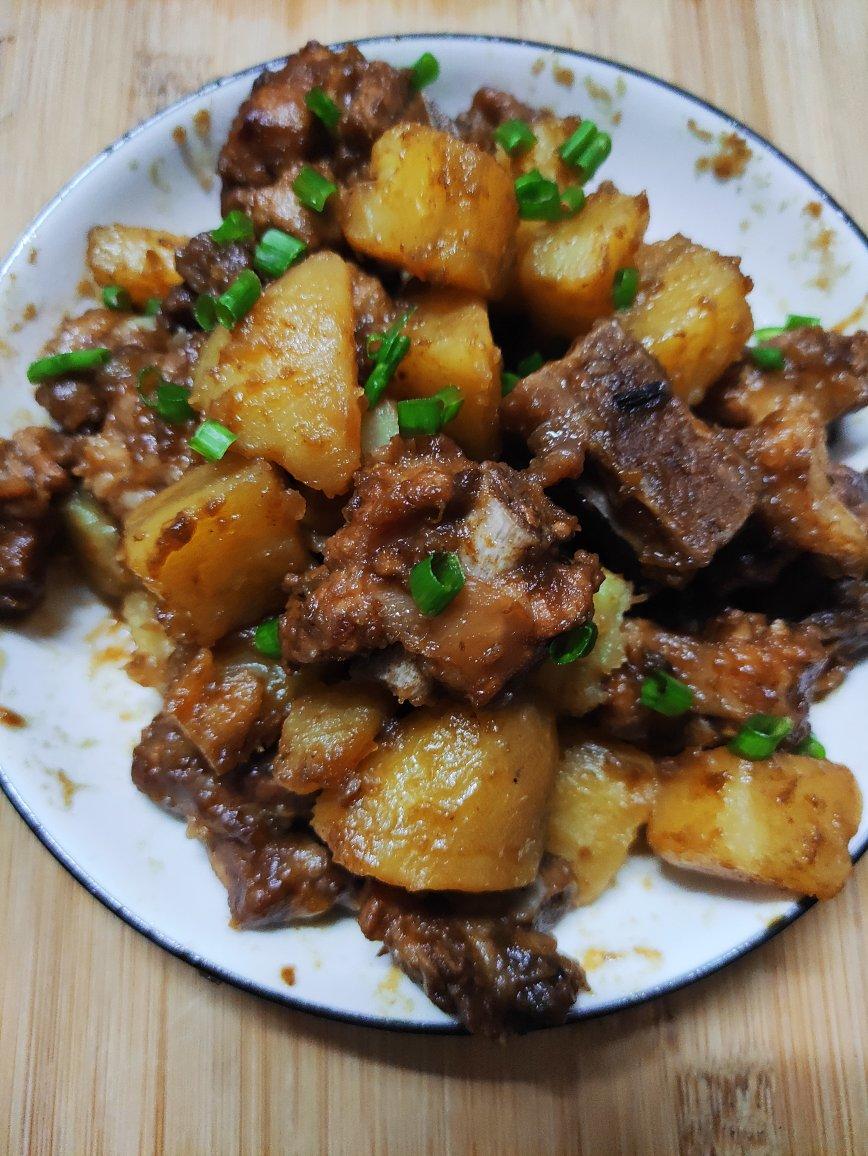 土豆炖排骨