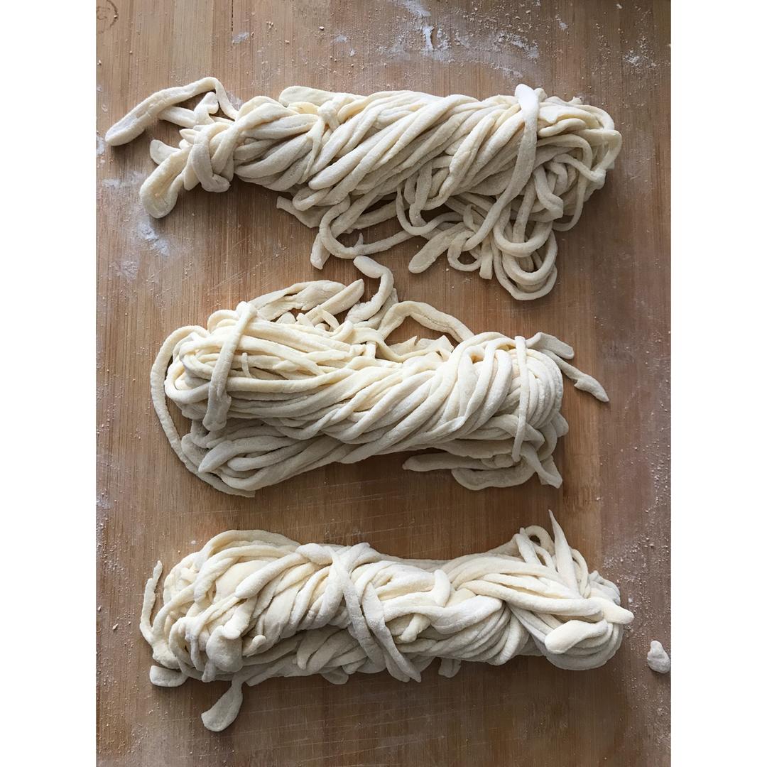 手擀面配鸡蛋酱Hand Make Noodles With Egg Sauce