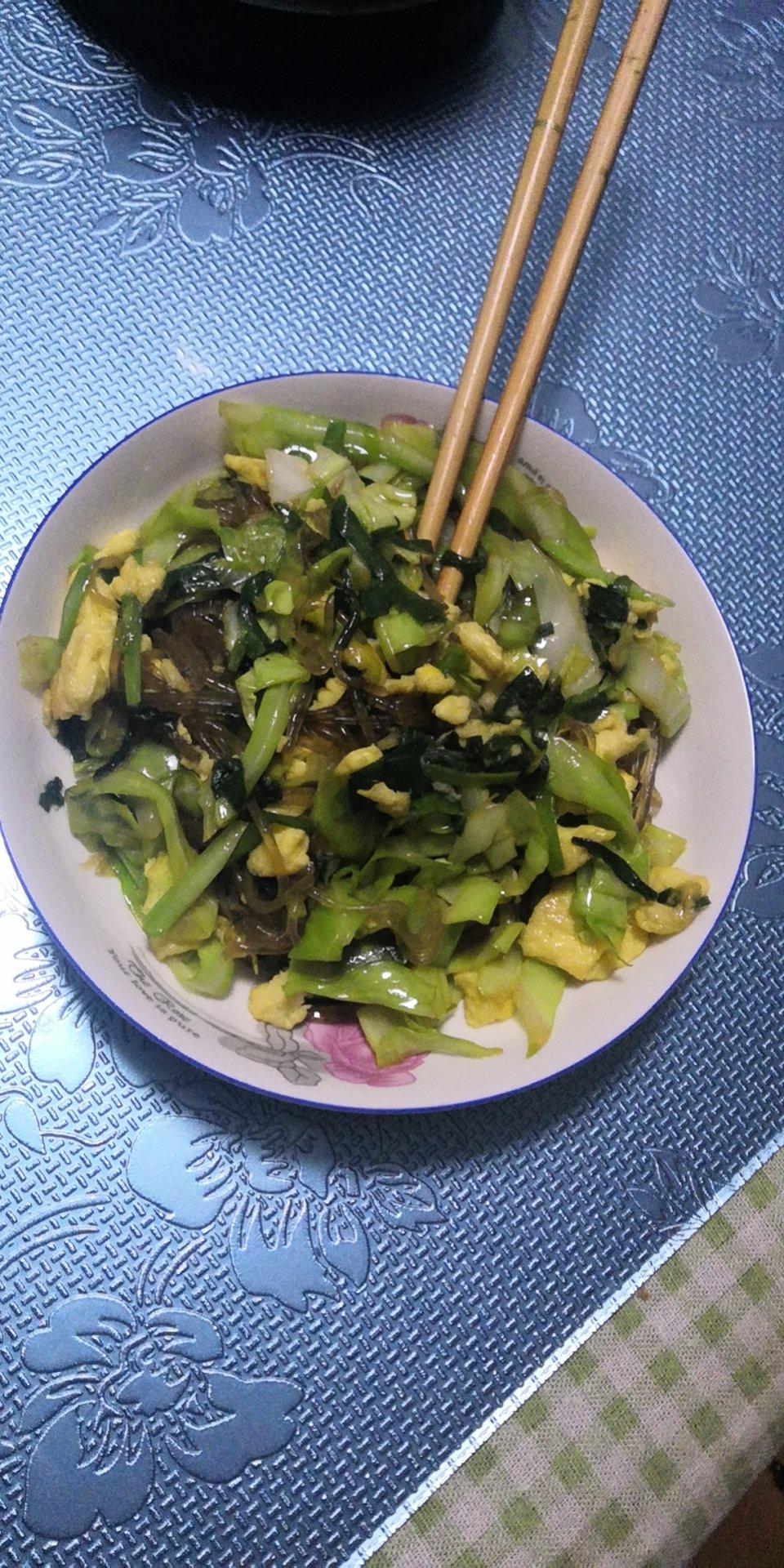 包心菜鸡蛋炒粉丝