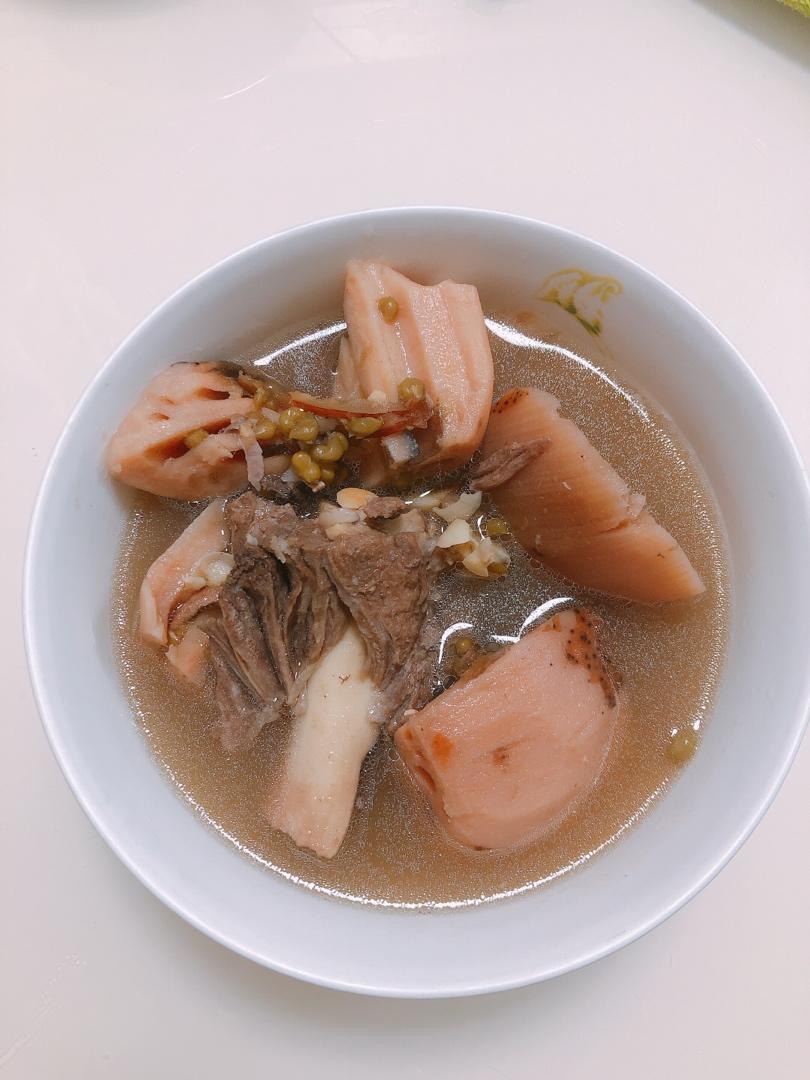 莲藕骨头汤