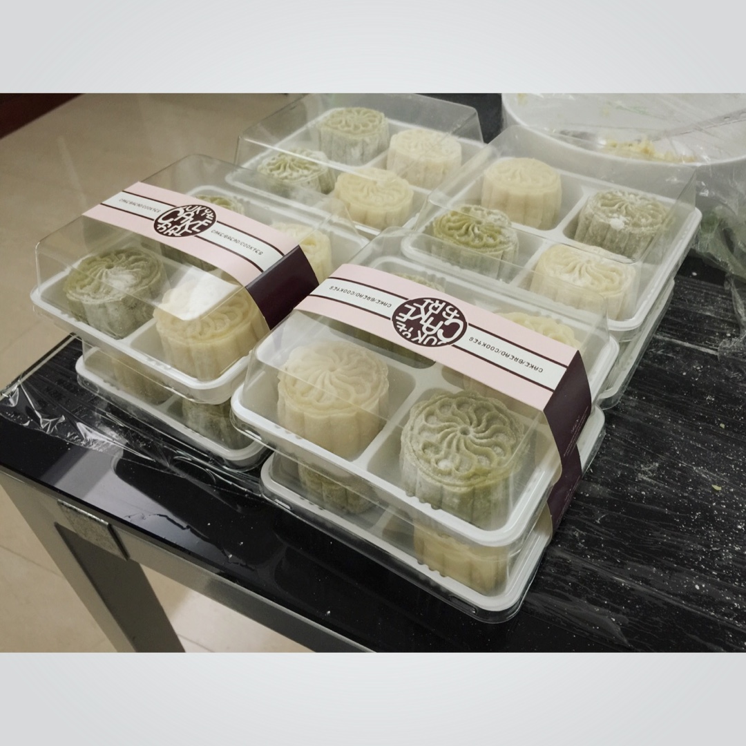 绝世好方！不开裂不粘手港式冰皮月饼（附奶黄馅做法）