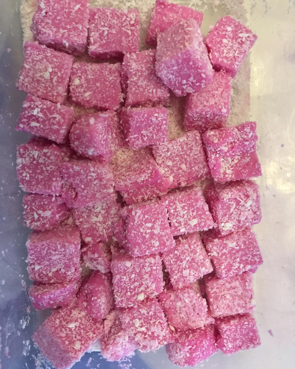 粉红火龙果牛奶小方