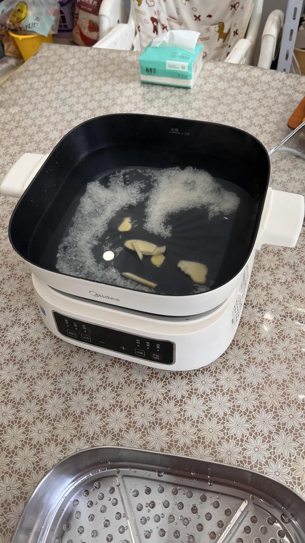 家庭版海鲜蒸汽粥底火锅