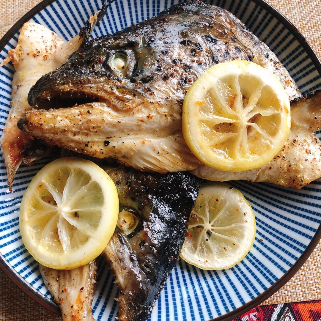 不输日料店的烤三文鱼头