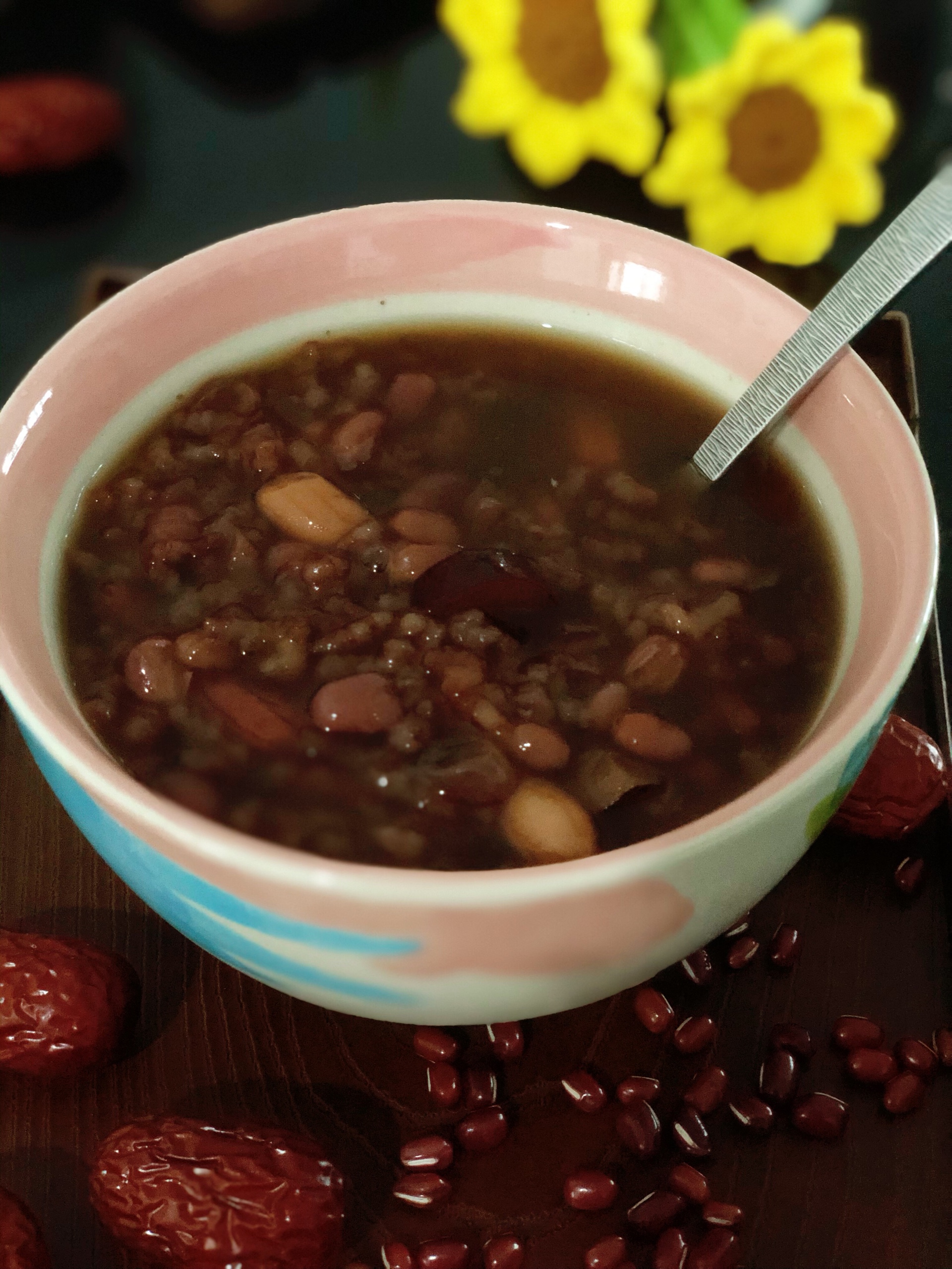五谷杂粮养生粥之红色—补血红枣红豆粥的做法