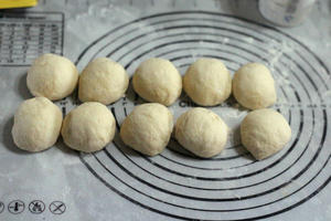 椰蓉卷卷面包的做法 步骤6