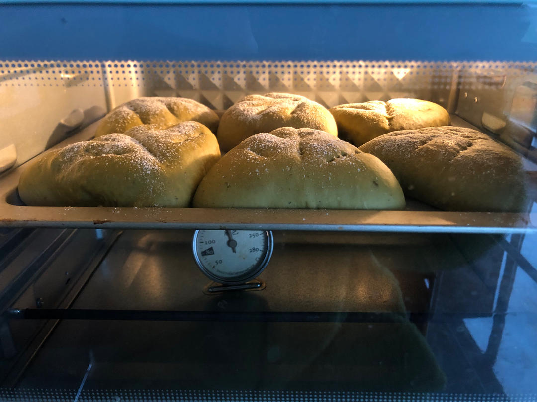 巧克力坚果乳酪软欧包🍞满满乳酪坚果果干馅料🍒明日早餐