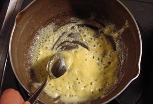 三文鱼菠菜蘑菇菜花奶油汁意大利面的做法 步骤2