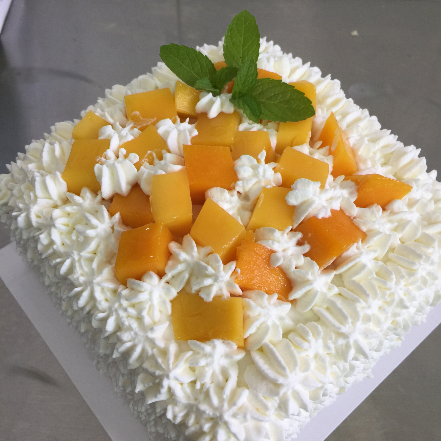 如何做简单又逼格高的方形奶油蛋糕