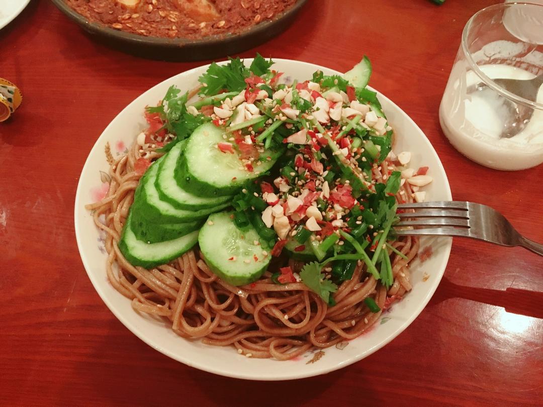 黄瓜芝香凉拌面丨健康·三餐
