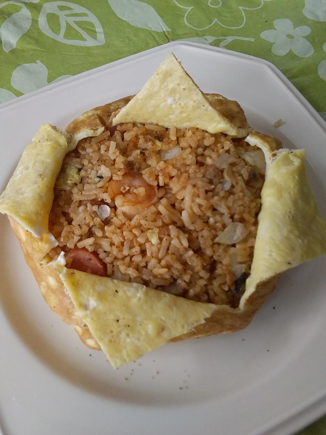 腊肠蛋包饭