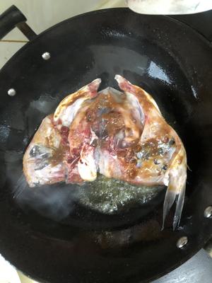 鱼头炖豆腐（红烧版）的做法 步骤4