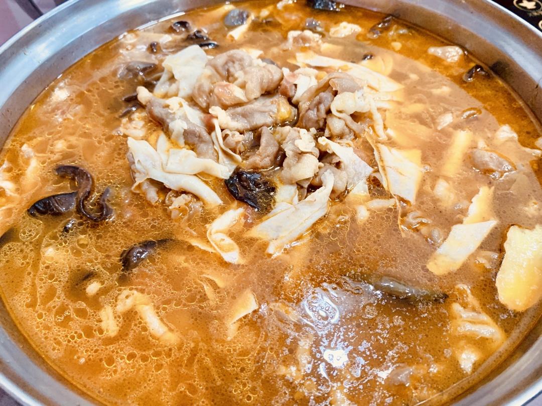 番茄金针菇肥牛