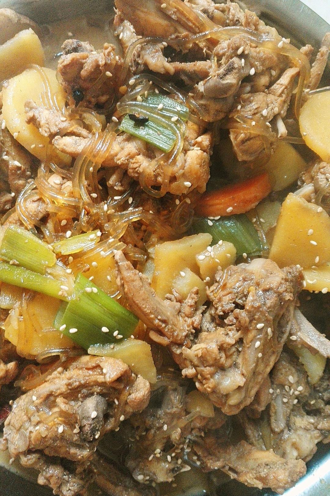 土豆炖鸡块