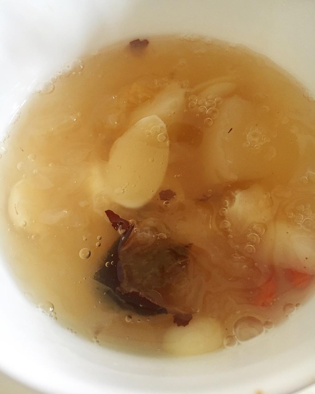 如何熬一碗黏黏糯糯的银耳羹