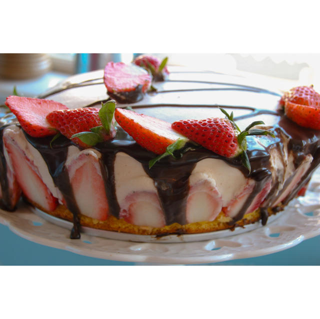 巧克力草莓慕斯蛋糕