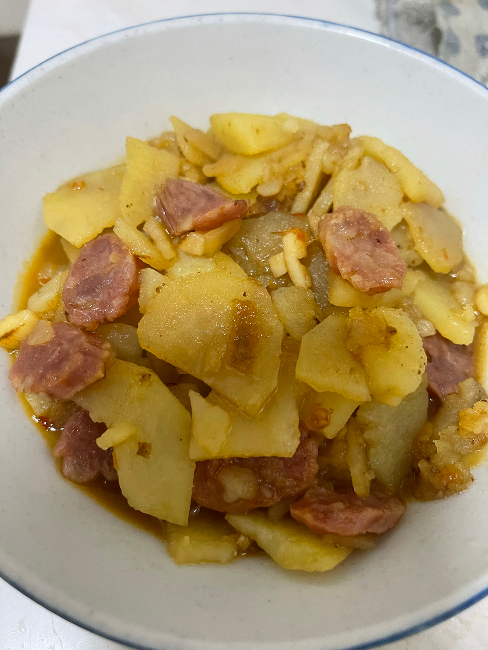 土豆焖腊肠
