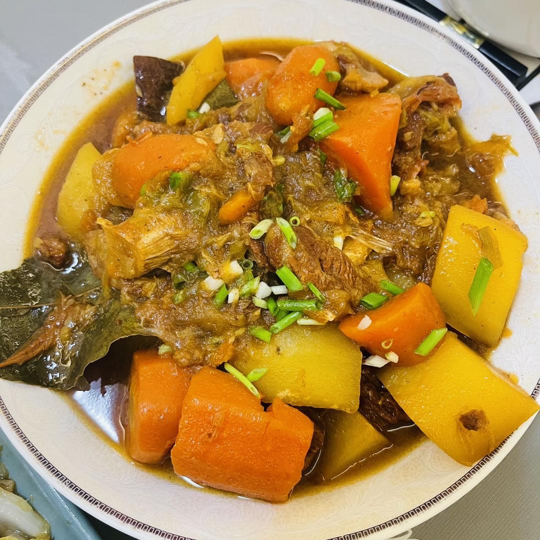 番茄土豆炖牛腩