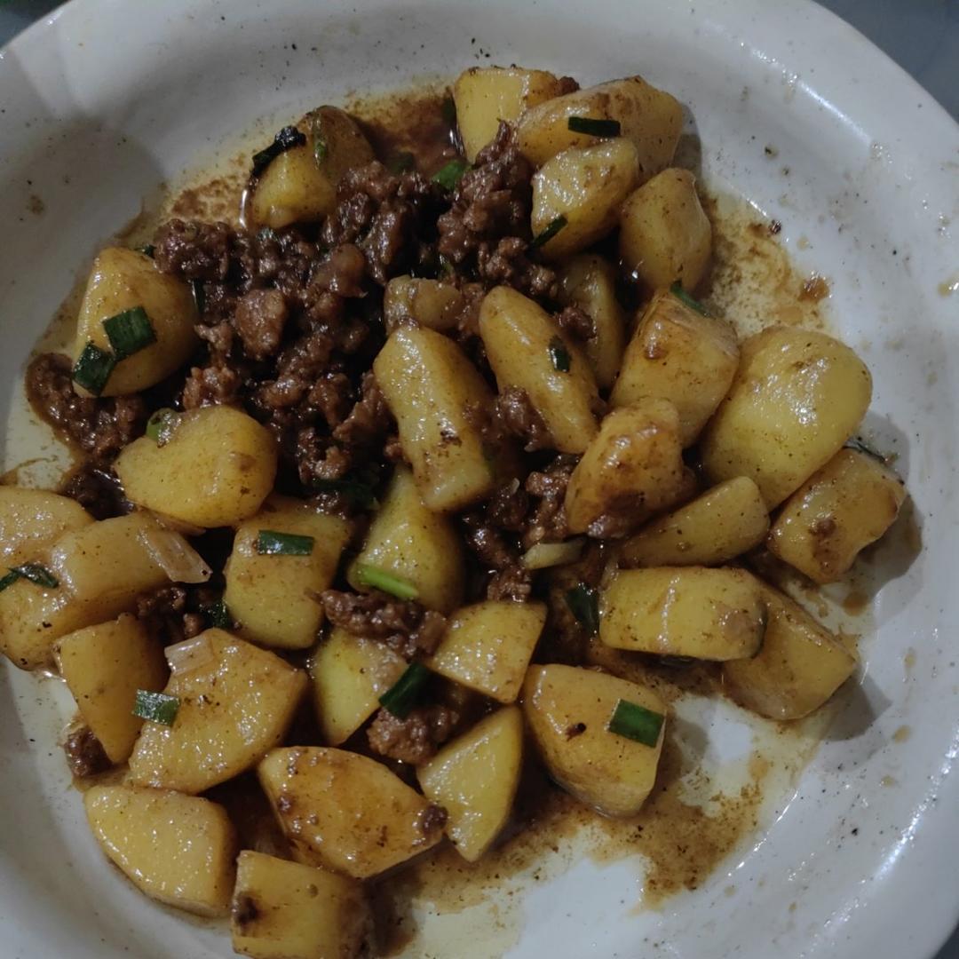焖土豆块（简单家常菜）