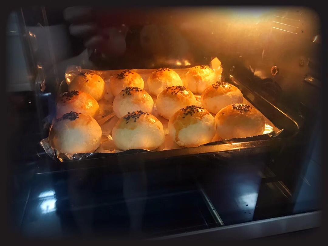 蛋黄酥