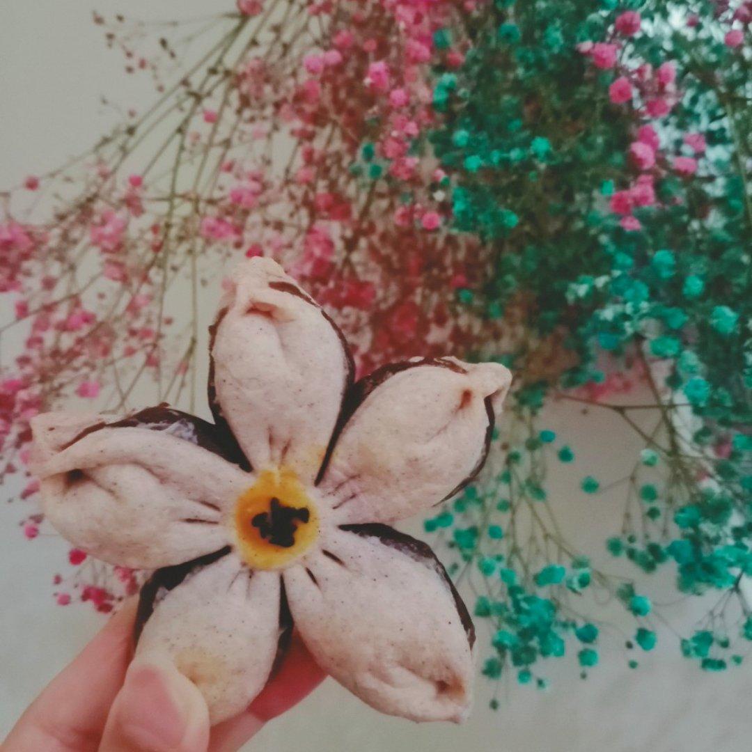少女心满满的豆沙桃花酥