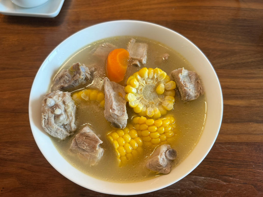 连吃三碗的玉米山药排骨汤