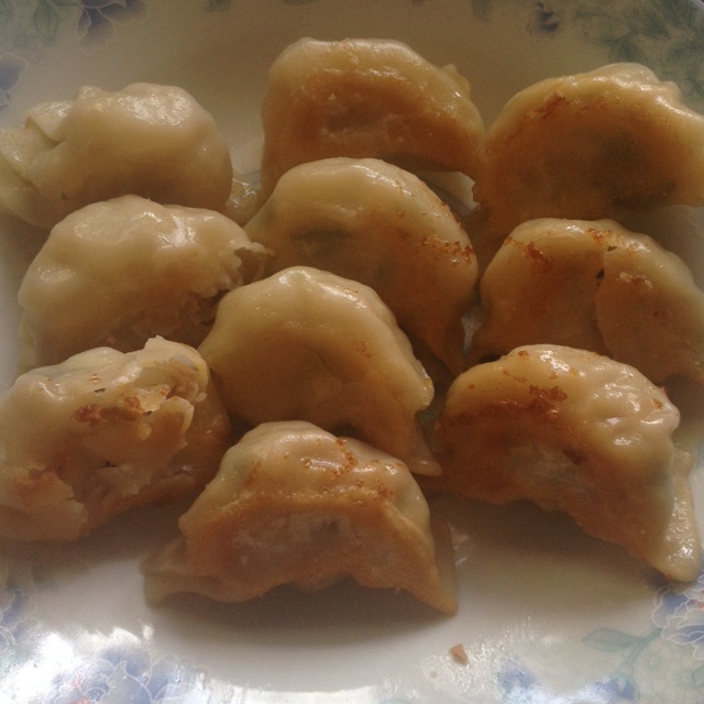速冻水饺吃腻了吗~变锅贴吧(๑´ڡ`๑)