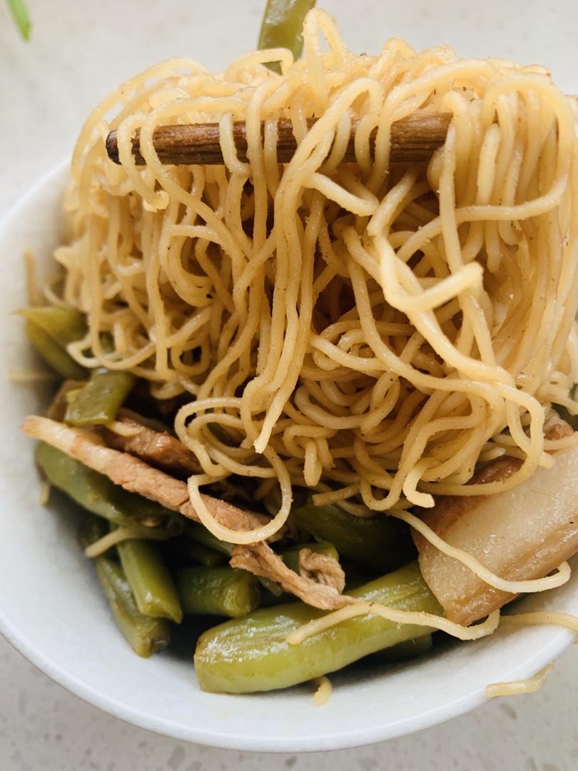 北方传统做法喷香喷香的蒸面条卤面