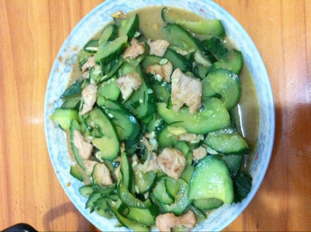 黄瓜炒肉片