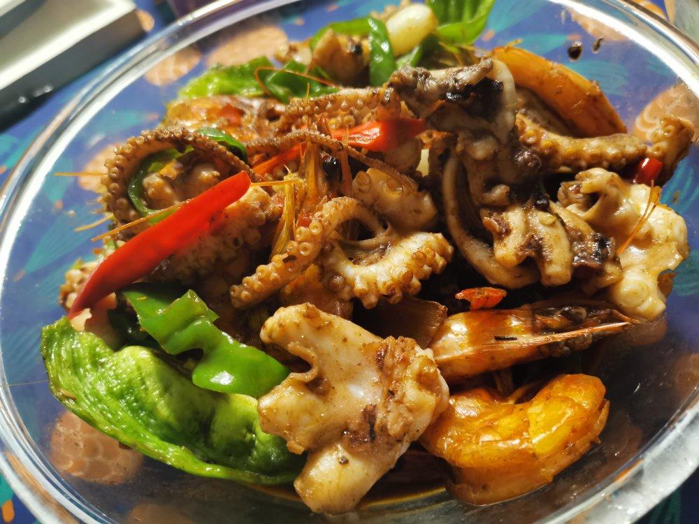 洗手要吃饭啦做的香辣八爪鱼(虾)