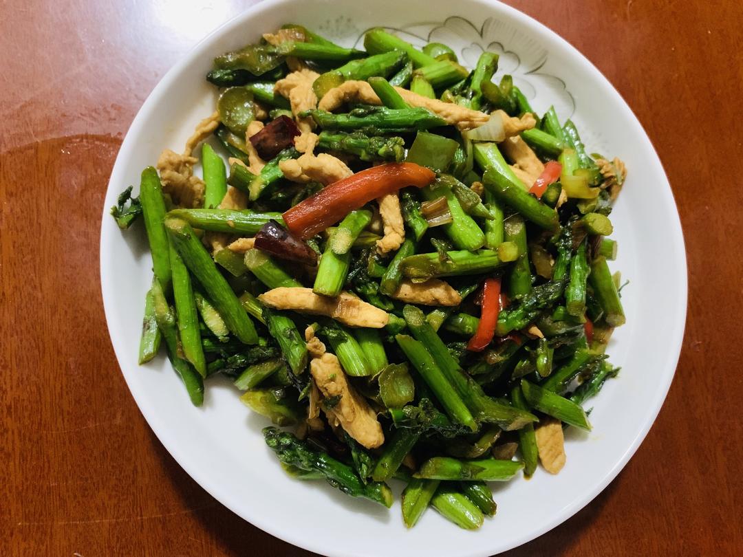 芦笋炒肉的做法