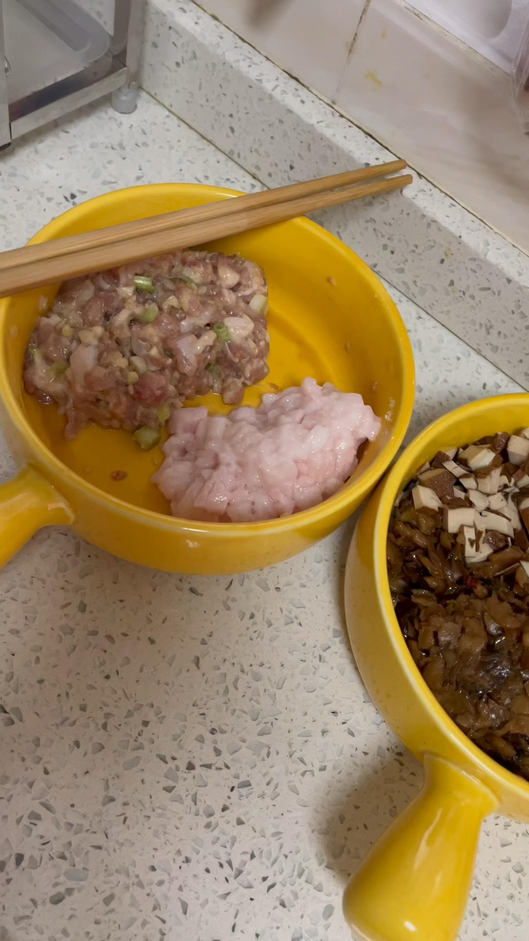 外婆菜肉沫馅包子