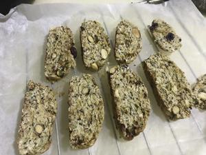 Biscotti 意式坚果脆饼（黑咖啡最佳搭档）的做法 步骤5