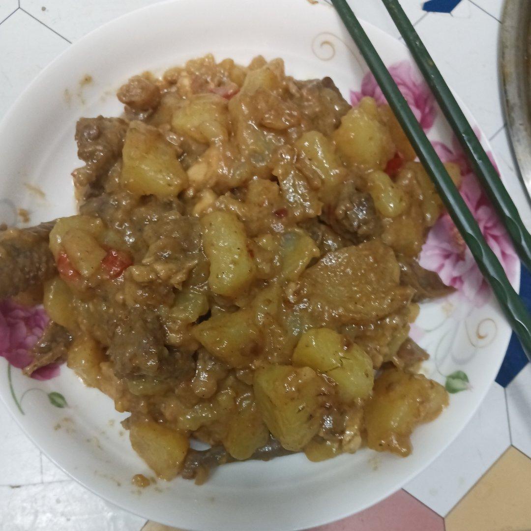 土豆焖鸡腿肉