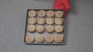 广式蛋黄月饼（75克、50克、各种规格都有）的做法 步骤60