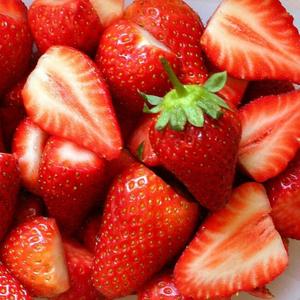 快时尚水果系列的可爱草莓的做法 步骤1