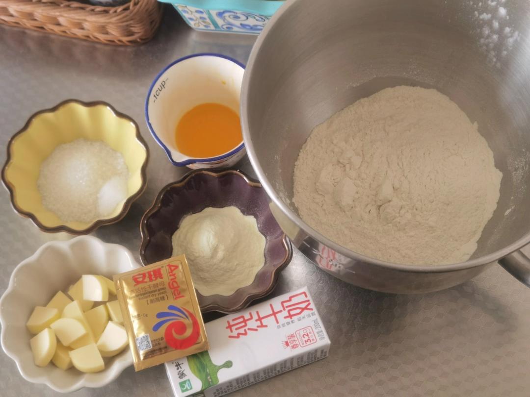 牛奶面包卷【3月北鼎烤箱食谱】