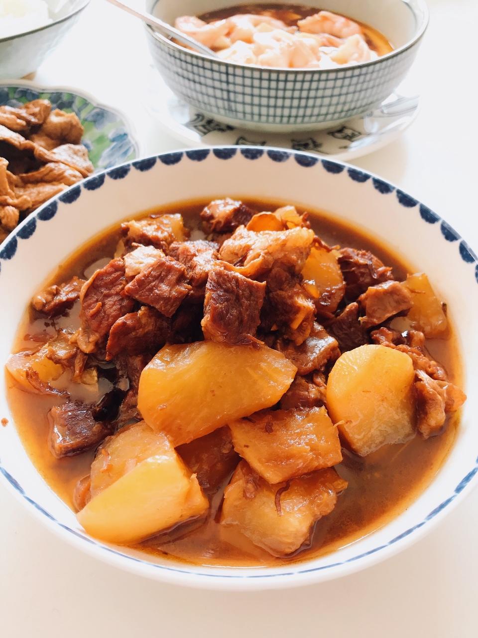 vicky厨房做的xo酱萝卜炖牛腩(解锁卖汤soup家牛腩饭)