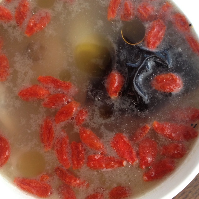 菌菇炖鸡汤