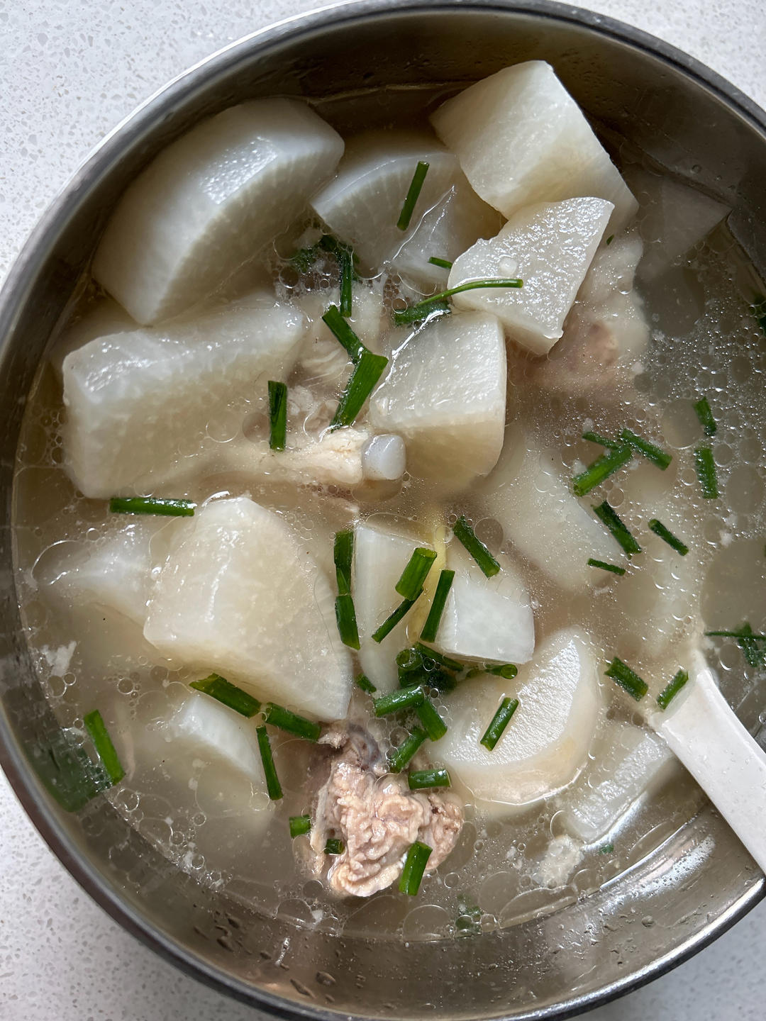 萝卜炖排骨-秋冬懒人汤