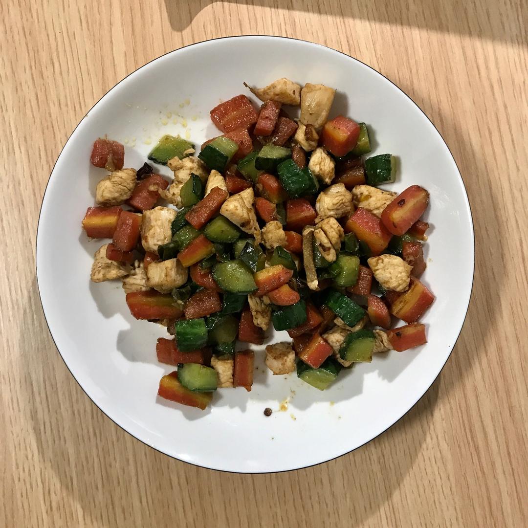 胡萝卜黄瓜鸡胸肉