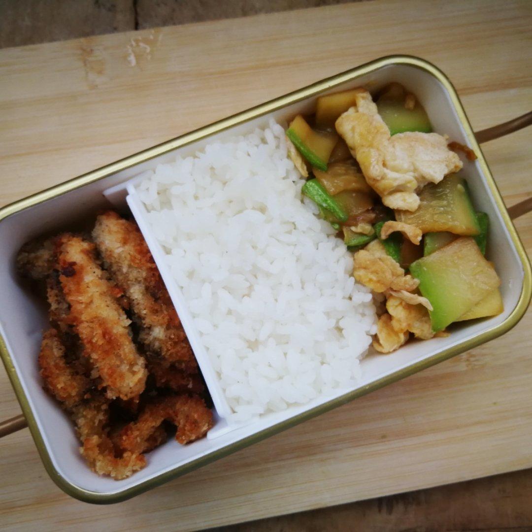西葫芦炒鸡蛋