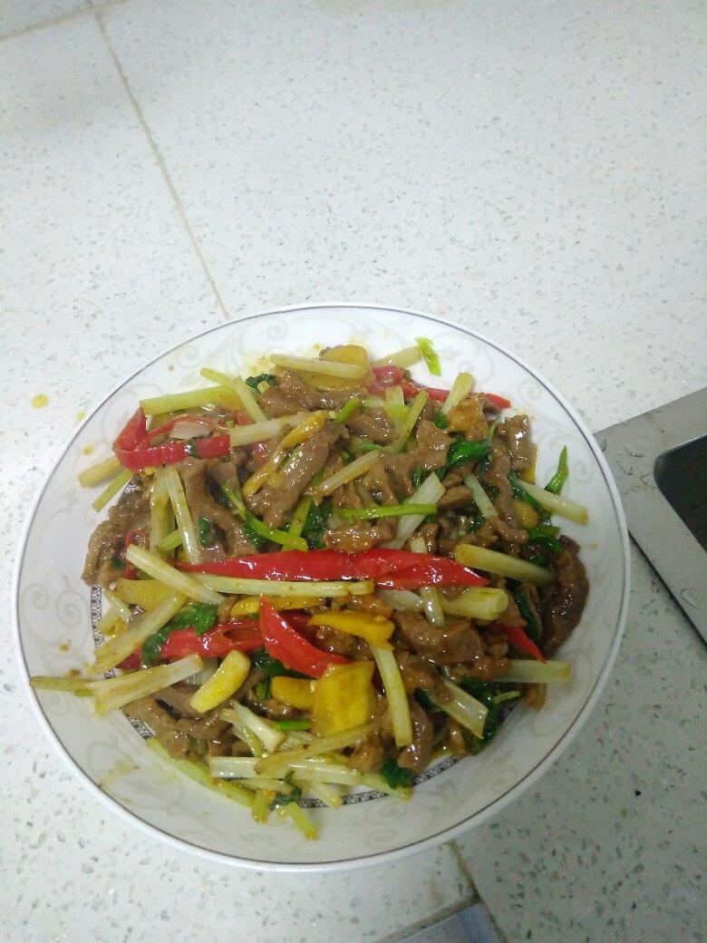 芹菜炒肉