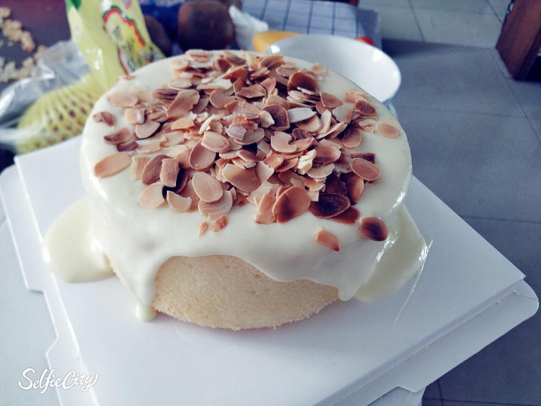 海盐奶盖爆浆蛋糕和爆浆纸杯蛋糕