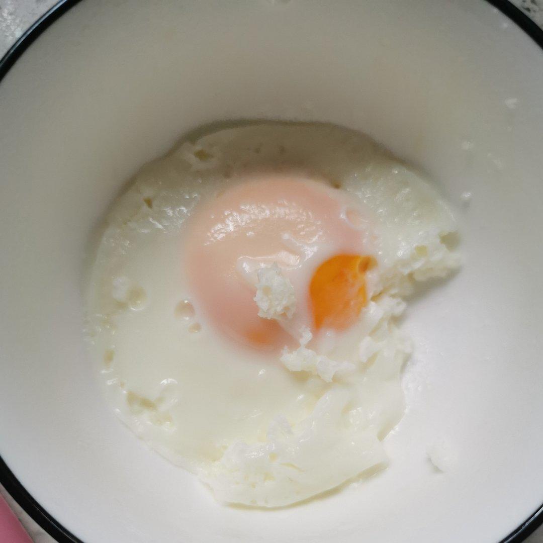 vvvvivkyyy做的微波炉做鸡蛋神技这样做美貌太阳蛋再也不会炸开花了