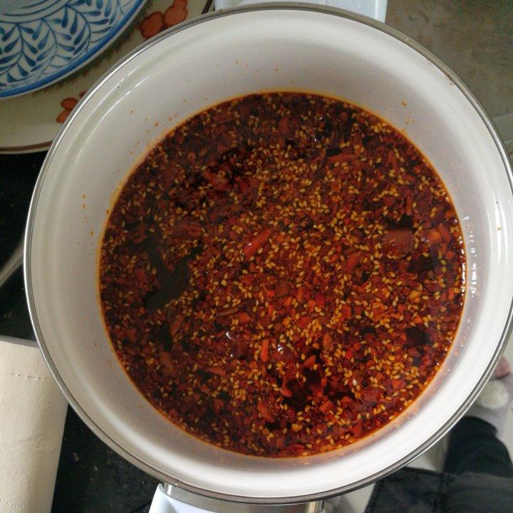 厨师长教你：“香辣红油”的做法，里面有许多小技巧，赶紧收藏吧