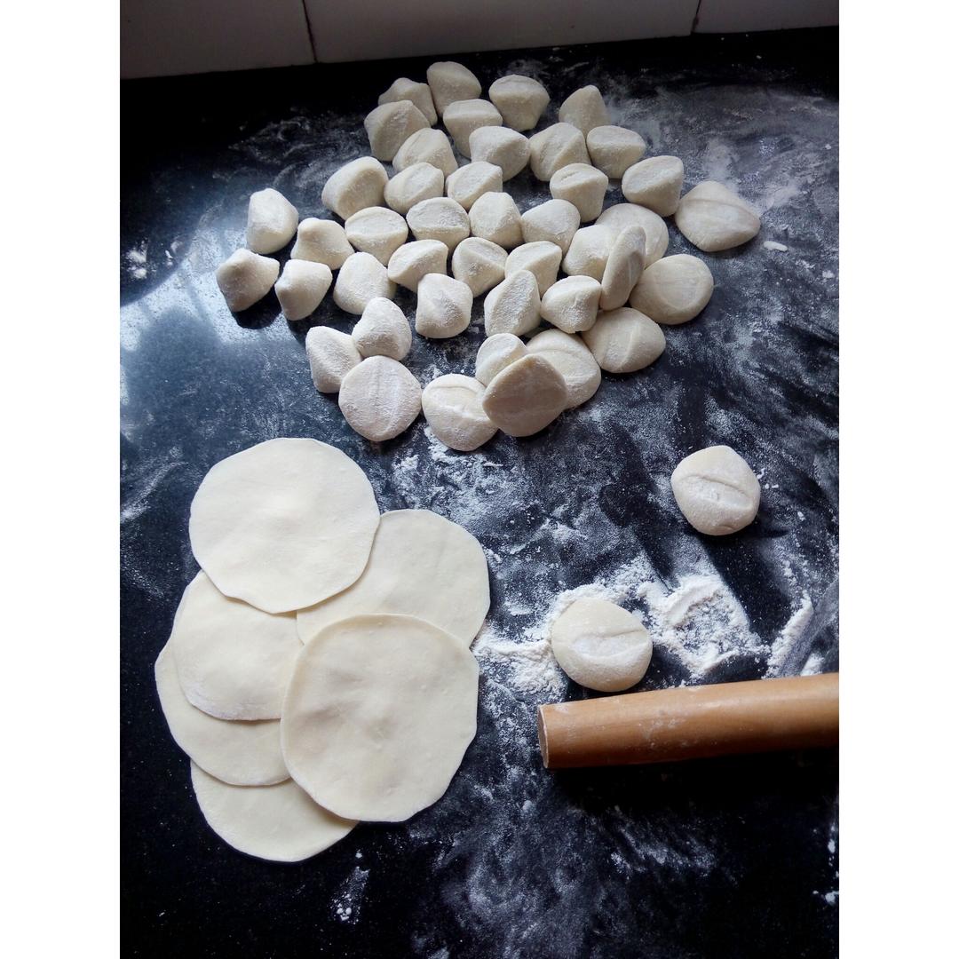 擀饺子皮