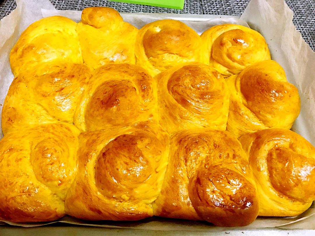 南瓜🎃餐包的做法